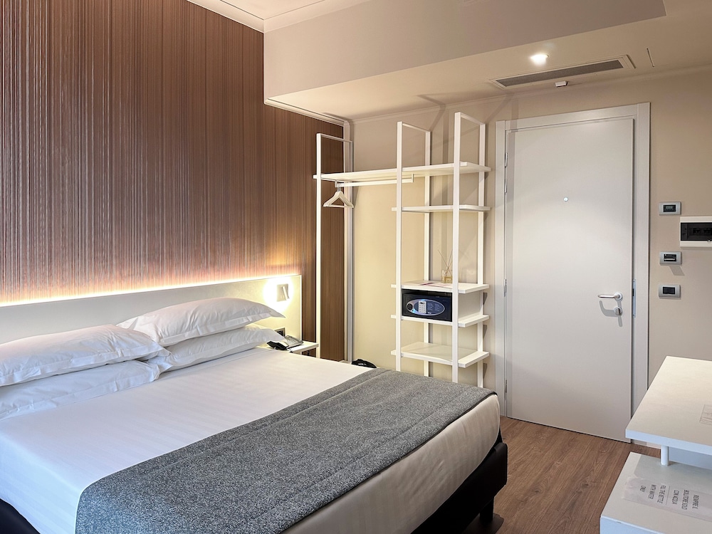 Garner Hotel Rome Aurelia by IHG — Hotel rooms in Rome, Lazio