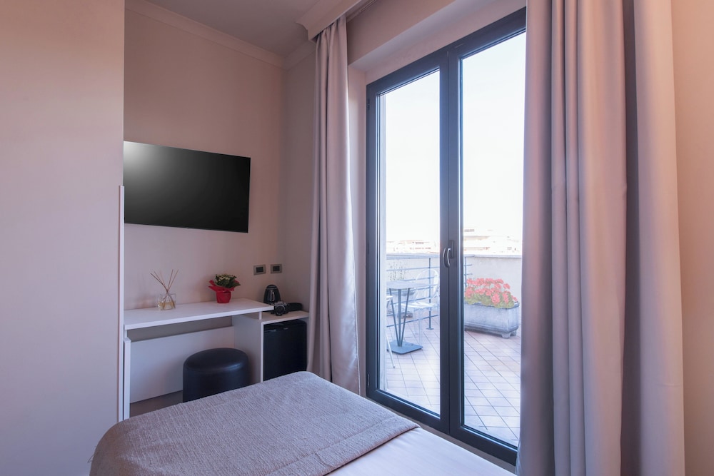 Garner Hotel Rome Aurelia by IHG — Hotel rooms in Rome, Lazio