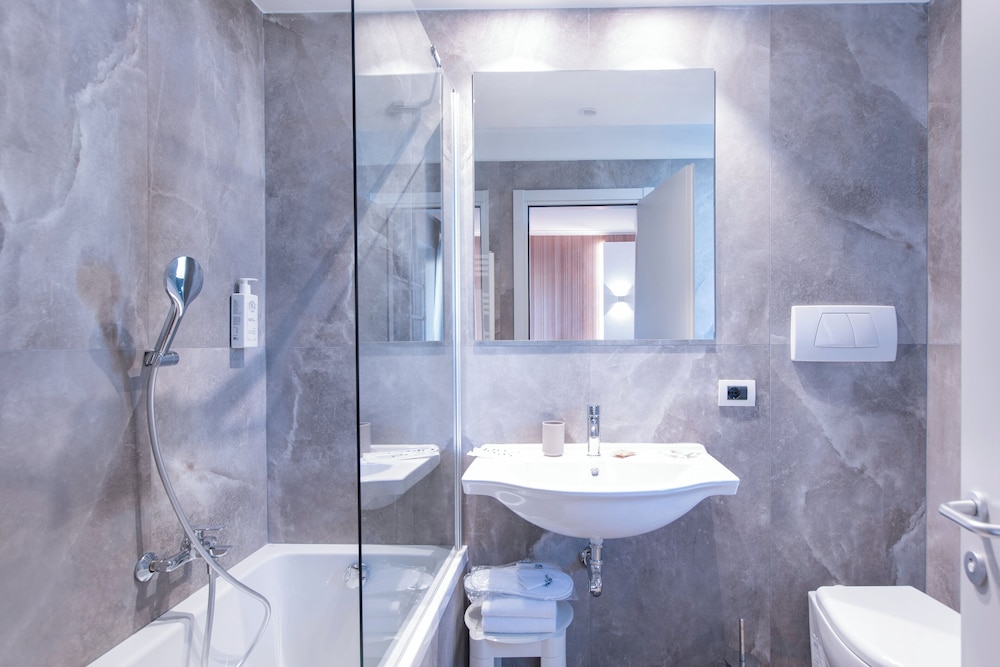 Garner Hotel Rome Aurelia by IHG — Hotel rooms in Rome, Lazio