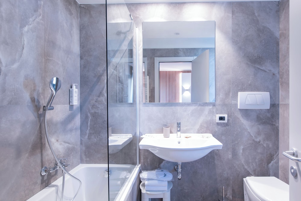 Garner Hotel Rome Aurelia by IHG — Hotel rooms in Rome, Lazio