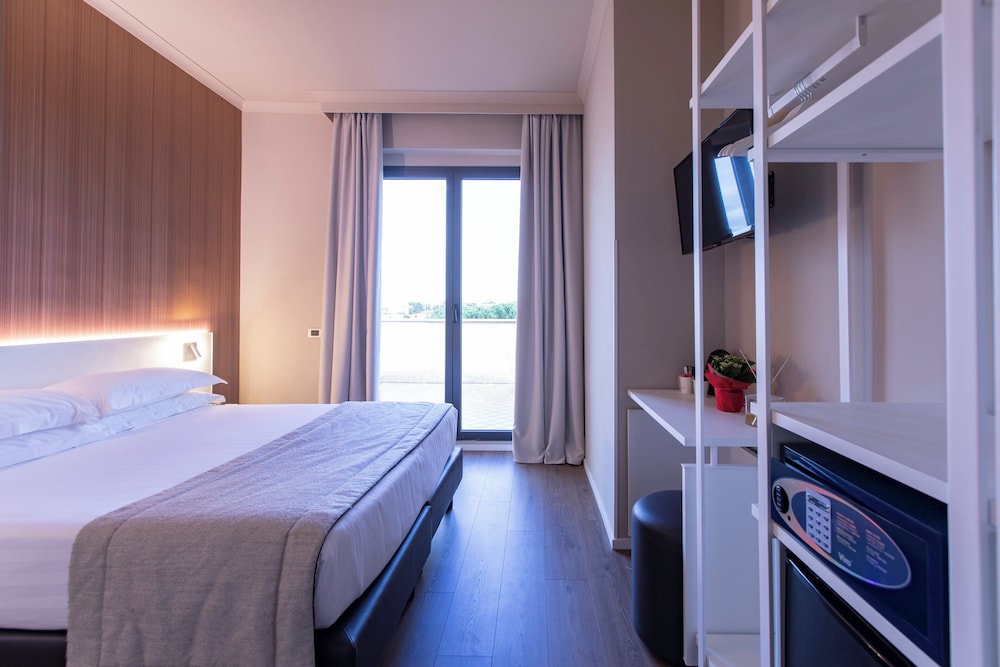 Garner Hotel Rome Aurelia by IHG — Hotel rooms in Rome, Lazio