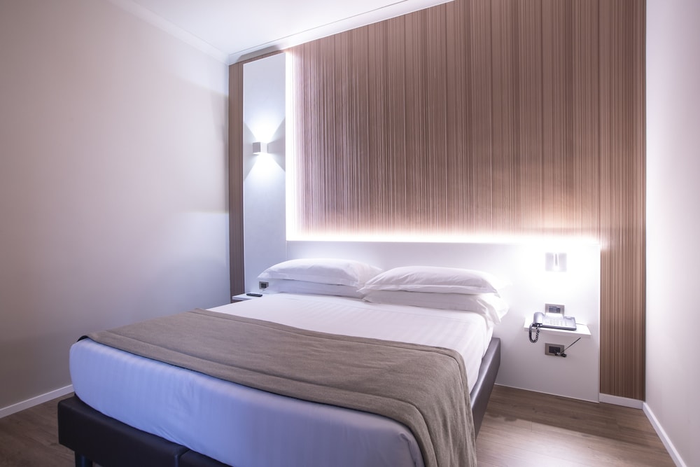 Garner Hotel Rome Aurelia by IHG — Hotel rooms in Rome, Lazio