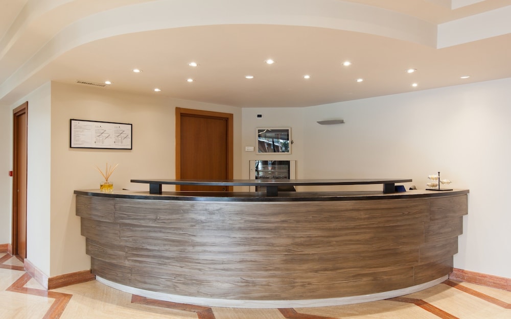 Garner Hotel Rome Aurelia by IHG — Hotel building in Rome, Lazio