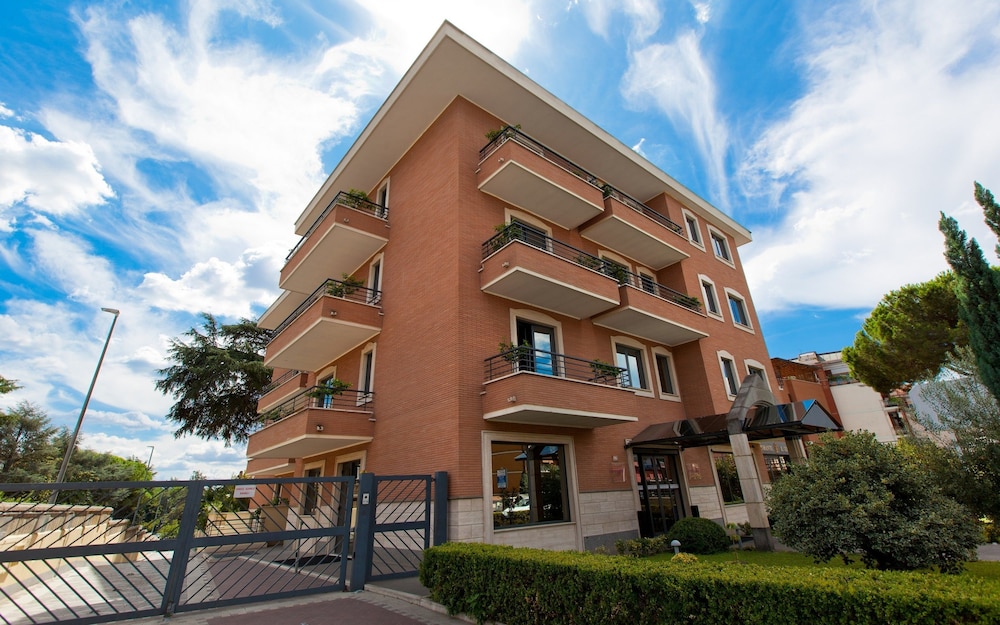 Garner Hotel Rome Aurelia by IHG — Hotel building in Rome, Lazio