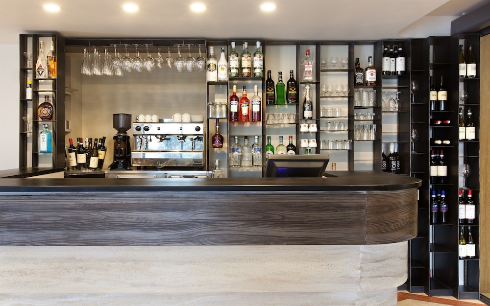 Garner Hotel Rome Aurelia by IHG — Restaurant & bars in Rome, Lazio
