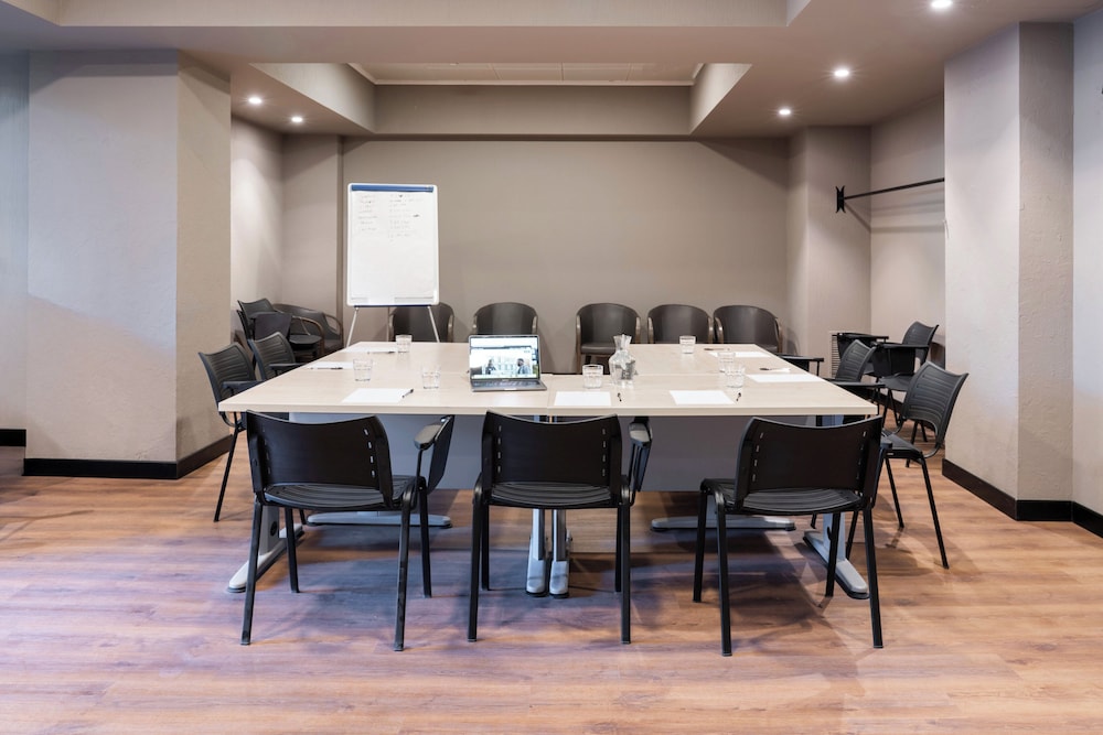Garner Hotel Rome Aurelia by IHG — Hotel building in Rome, Lazio