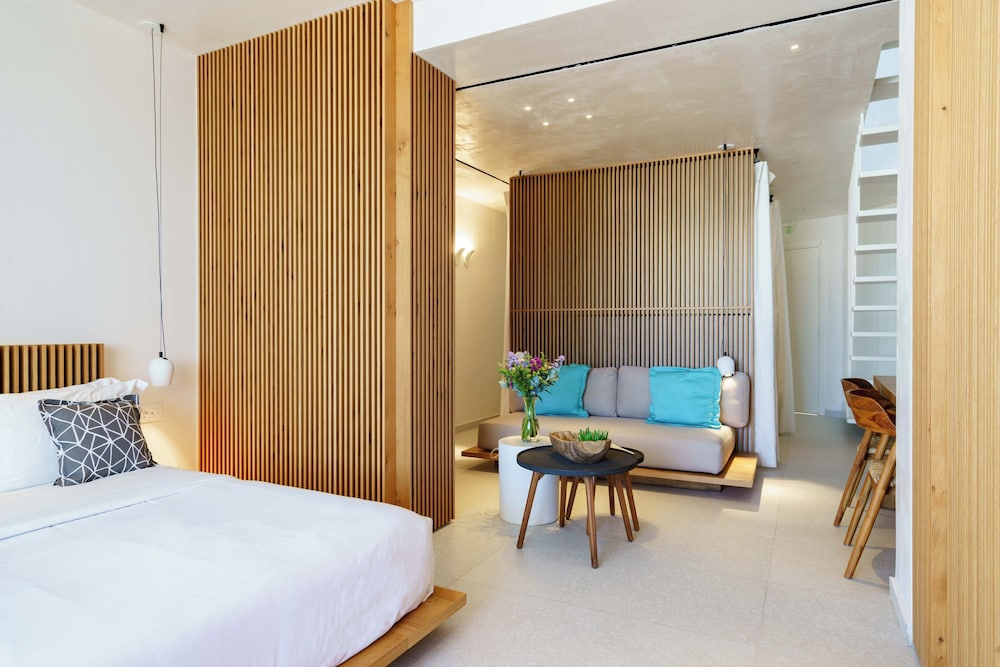 Mykonos Dove Beachfront Hotel — Hotel rooms in Plati Gialos, South Aegean