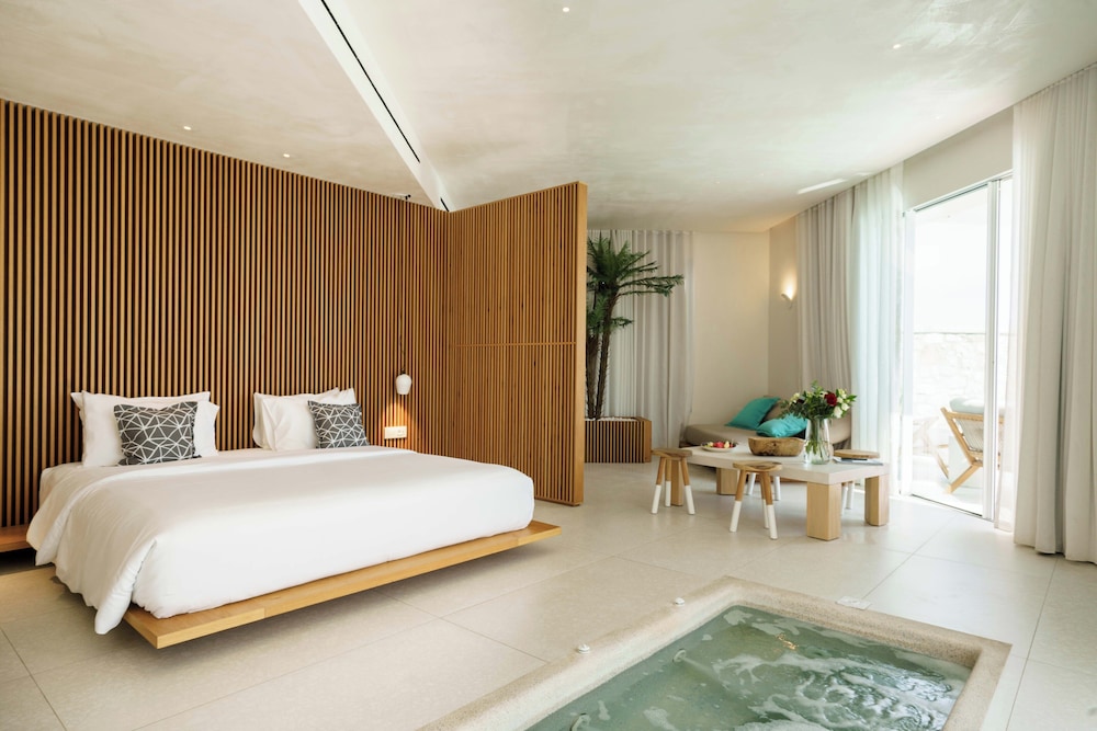 Mykonos Dove Beachfront Hotel — Hotel rooms in Plati Gialos, South Aegean