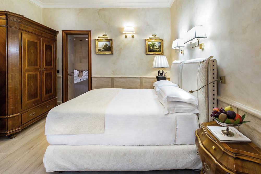 Hotel Barocco — Hotel rooms in Rome, Lazio