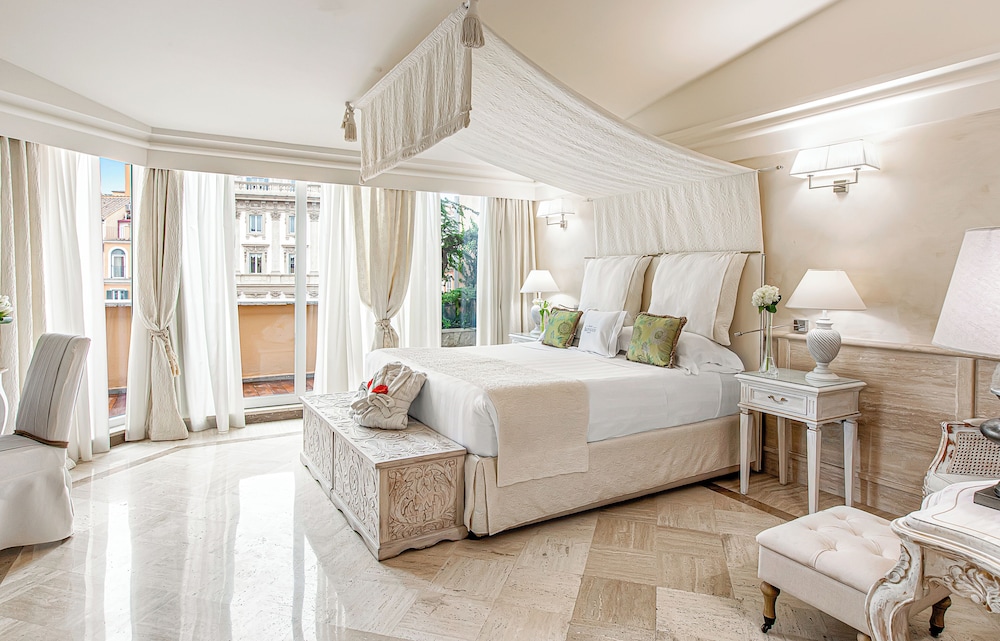 Hotel Barocco — Hotel rooms in Rome, Lazio