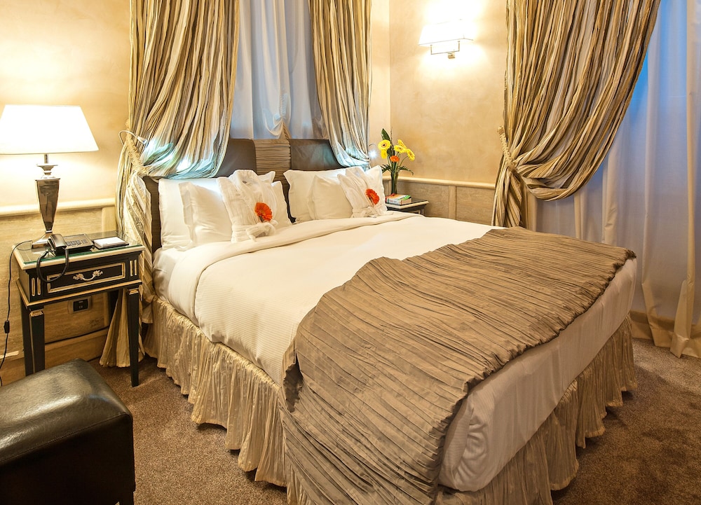 Hotel Barocco — Hotel rooms in Rome, Lazio