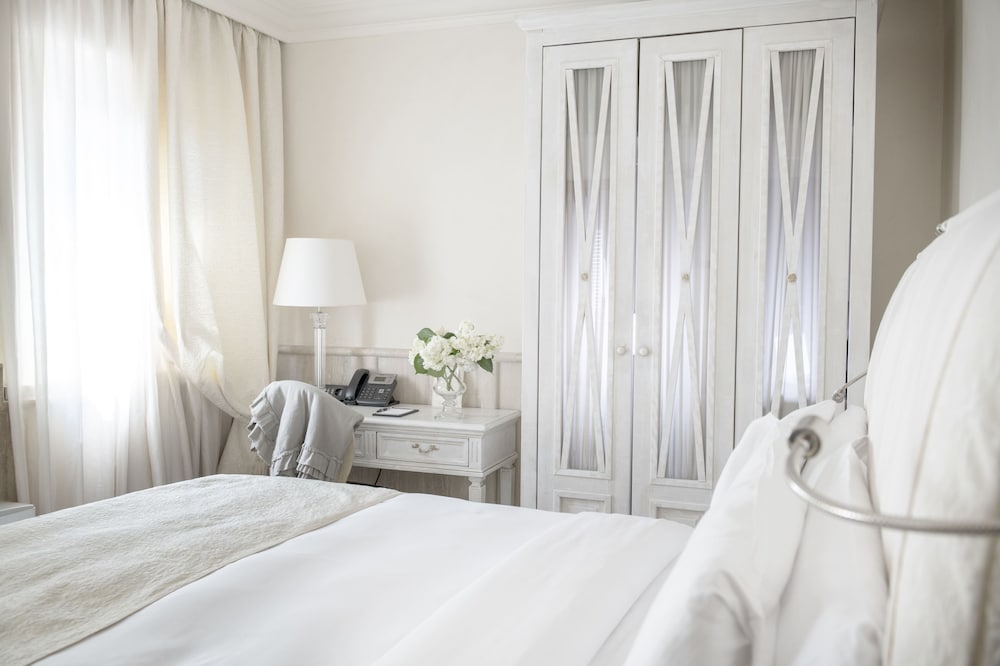 Hotel Barocco — Hotel rooms in Rome, Lazio