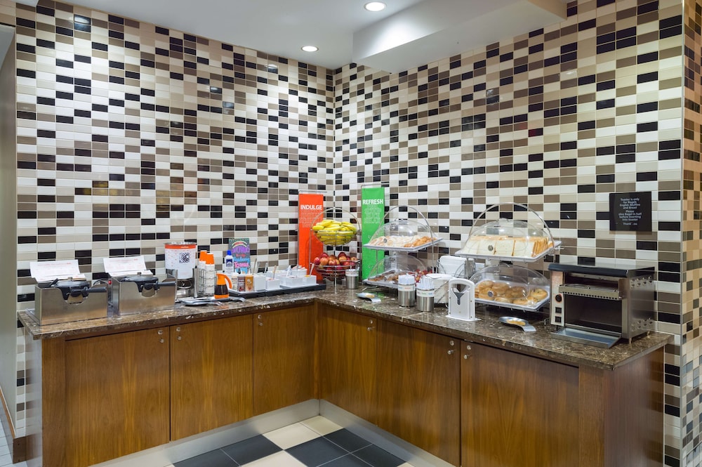 Hampton Inn Madison Square Garden Area Hotel — Restaurant & bars in New York City, New York State
