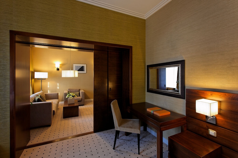 Capital Plaza Hotel - zdjęcie 5