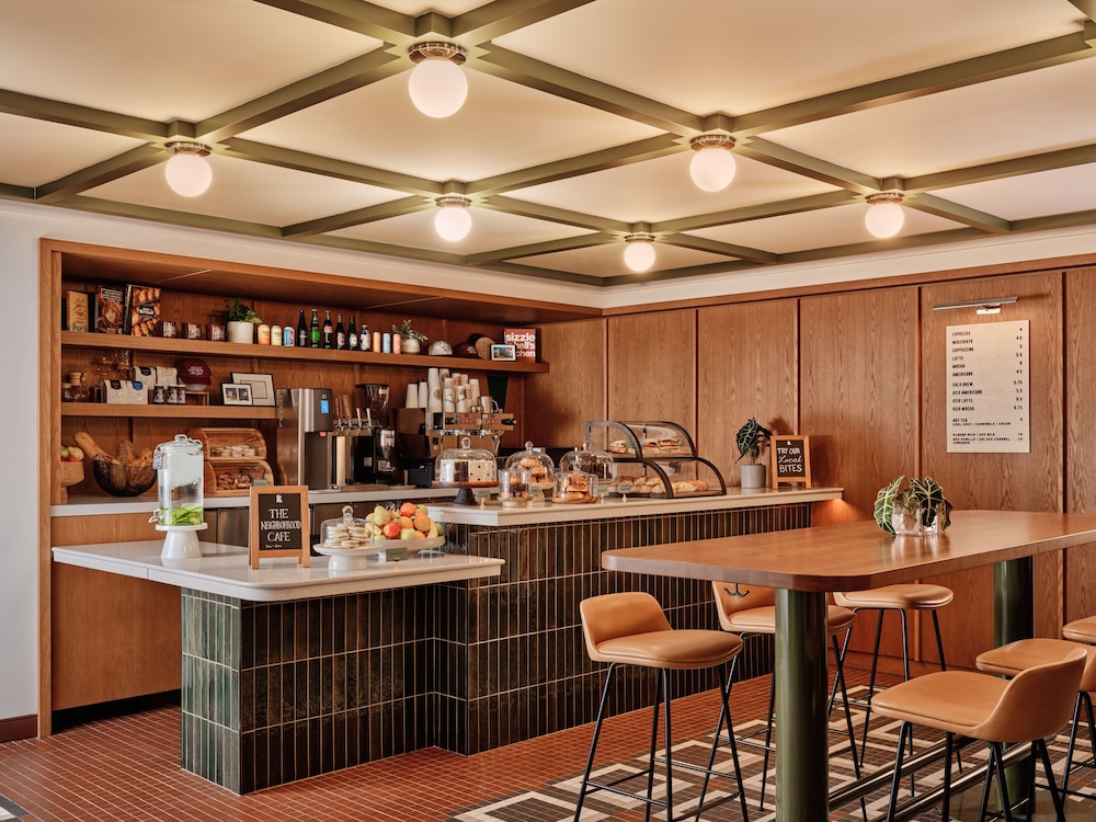 Romer Hell's Kitchen — Restaurant & bars in New York City, New York State