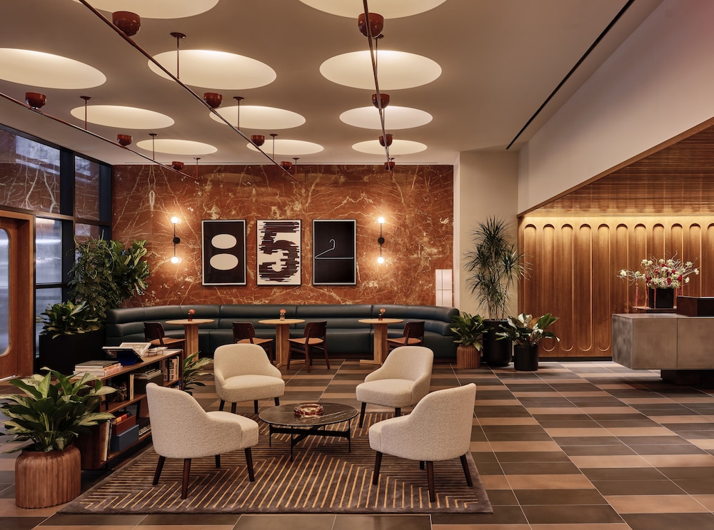 Romer Hell's Kitchen — Restaurant & bars in New York City, New York State