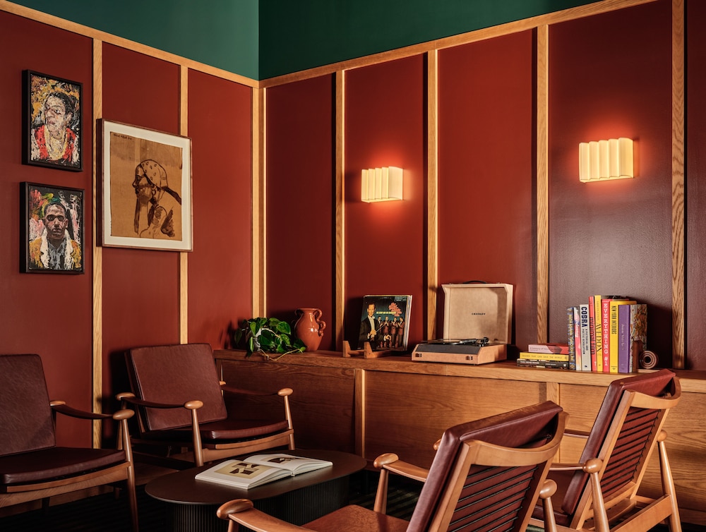 Romer Hell's Kitchen — Restaurant & bars in New York City, New York State