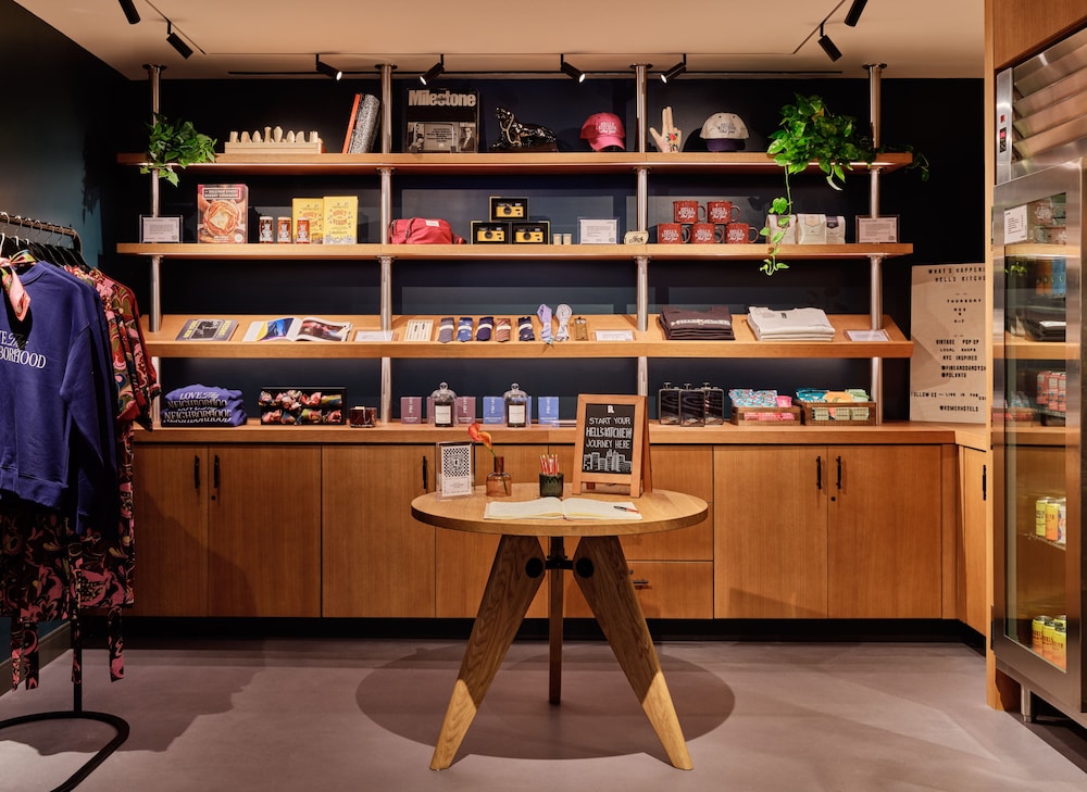 Romer Hell's Kitchen — Restaurant & bars in New York City, New York State