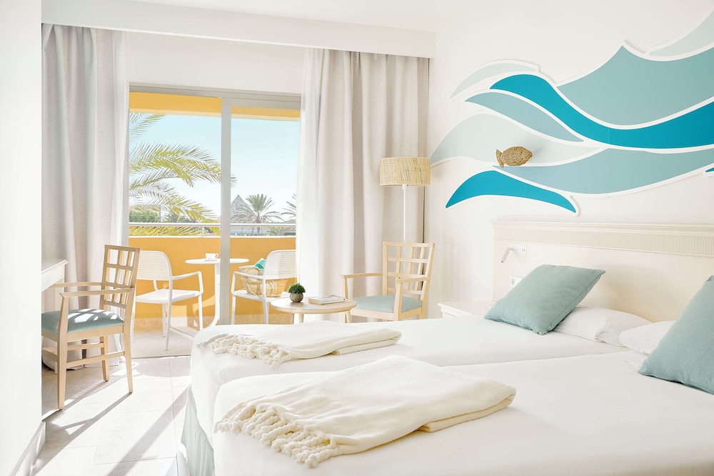 Iberostar Waves Gaviotas Park -All Inclusive — Hotel rooms in Esquinzo, Canary Islands