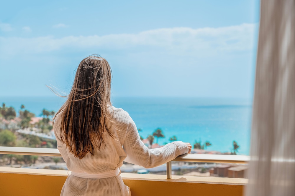 Iberostar Waves Gaviotas Park -All Inclusive — Hotel rooms in Esquinzo, Canary Islands