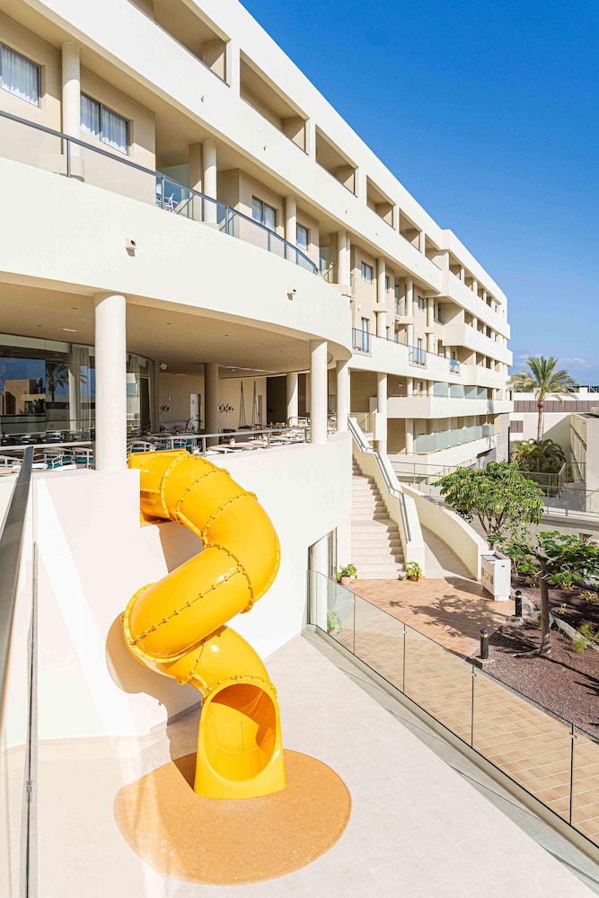 Iberostar Waves Gaviotas Park -All Inclusive — Attractions for children in Esquinzo, Canary Islands