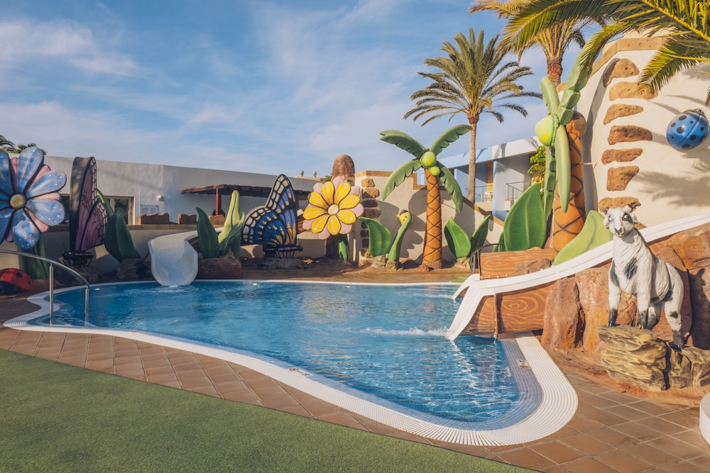 Iberostar Waves Gaviotas Park -All Inclusive — Attractions for children in Esquinzo, Canary Islands