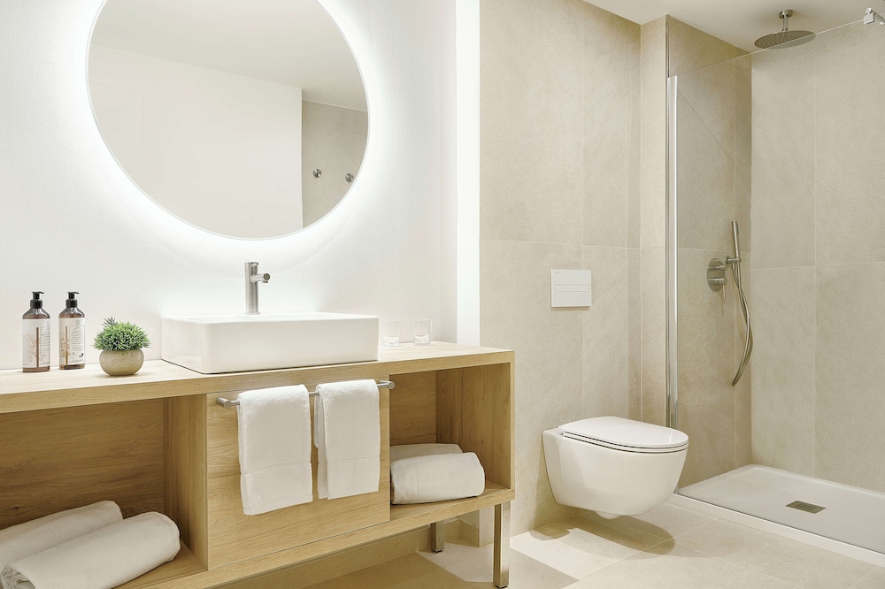 Iberostar Waves Gaviotas Park -All Inclusive — Hotel rooms in Esquinzo, Canary Islands