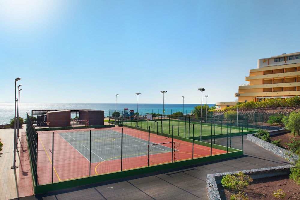 Iberostar Waves Gaviotas Park -All Inclusive — Sports & recreation in Esquinzo, Canary Islands