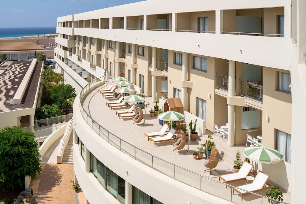 Iberostar Waves Gaviotas Park -All Inclusive — Hotel building in Esquinzo, Canary Islands