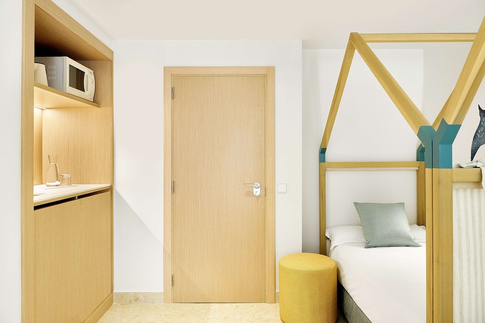 Iberostar Waves Gaviotas Park -All Inclusive — Hotel rooms in Esquinzo, Canary Islands
