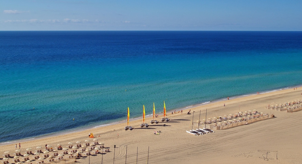 Iberostar Waves Gaviotas Park -All Inclusive — Beach in Esquinzo, Canary Islands