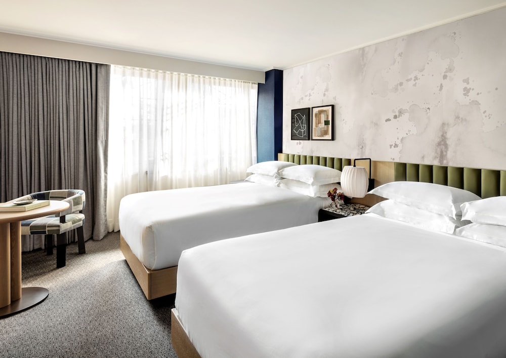 Kimpton Theta New York - Times Square by IHG — Hotel rooms in New York City, New York State
