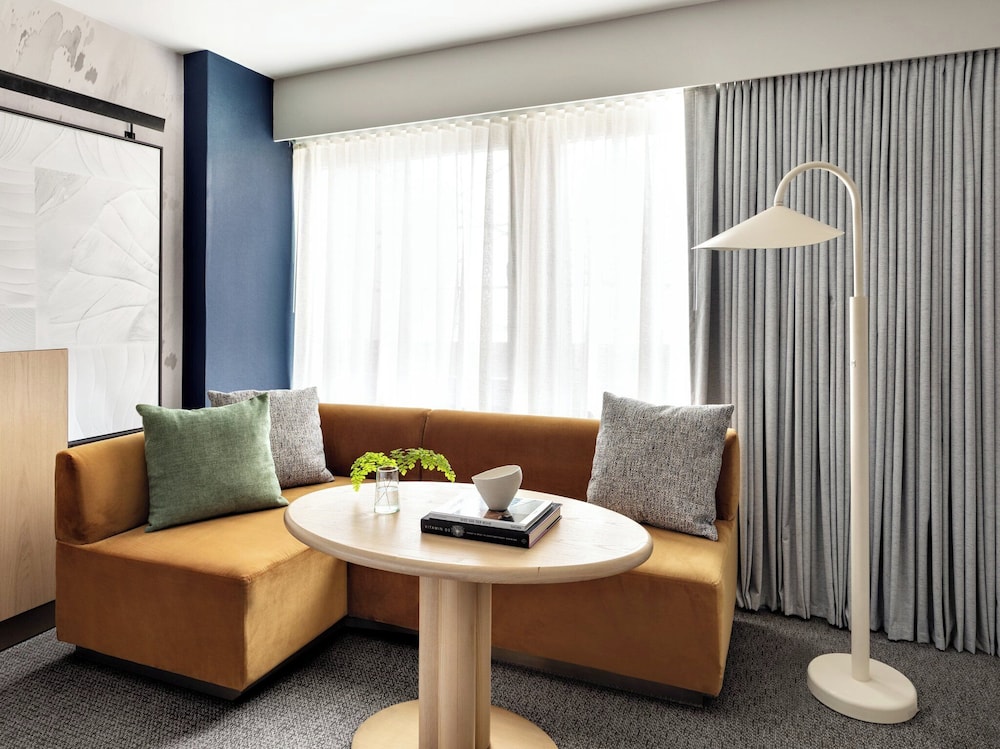 Kimpton Theta New York - Times Square by IHG — Hotel rooms in New York City, New York State