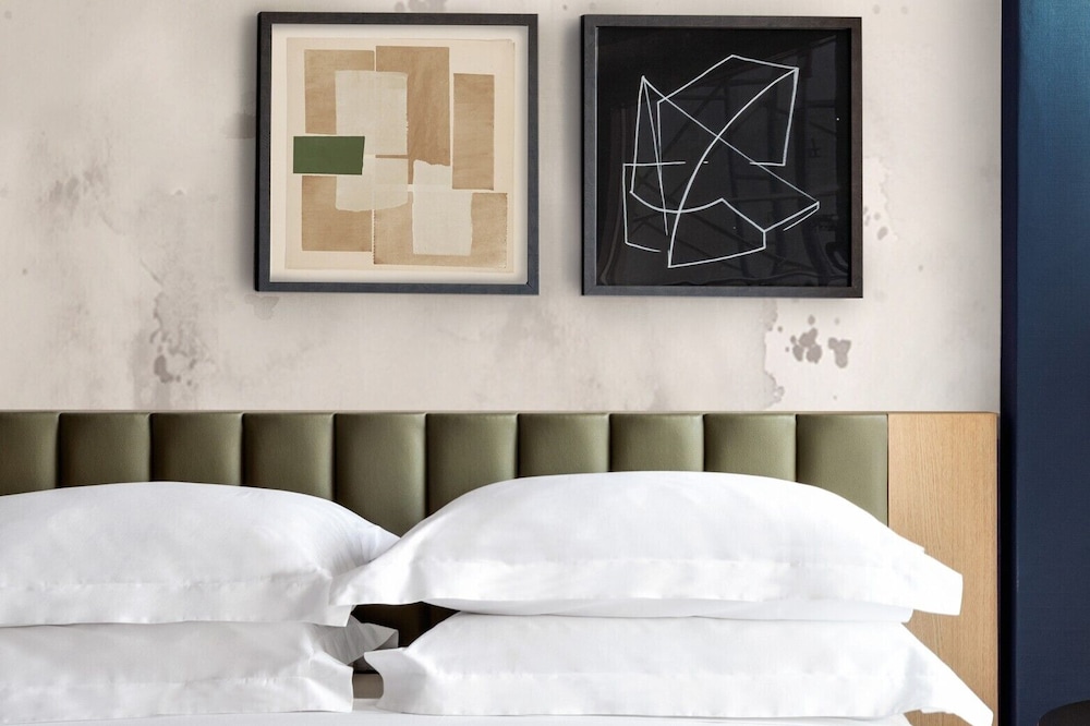 Kimpton Theta New York - Times Square by IHG — Hotel rooms in New York City, New York State