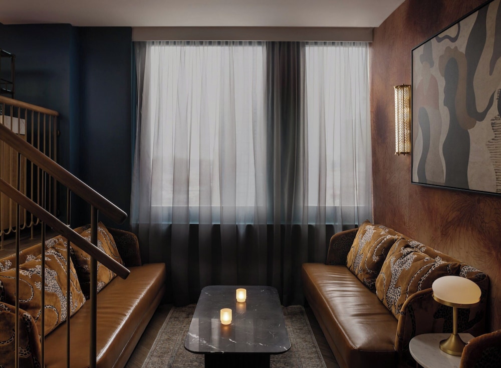 Kimpton Theta New York - Times Square by IHG — Hotel rooms in New York City, New York State