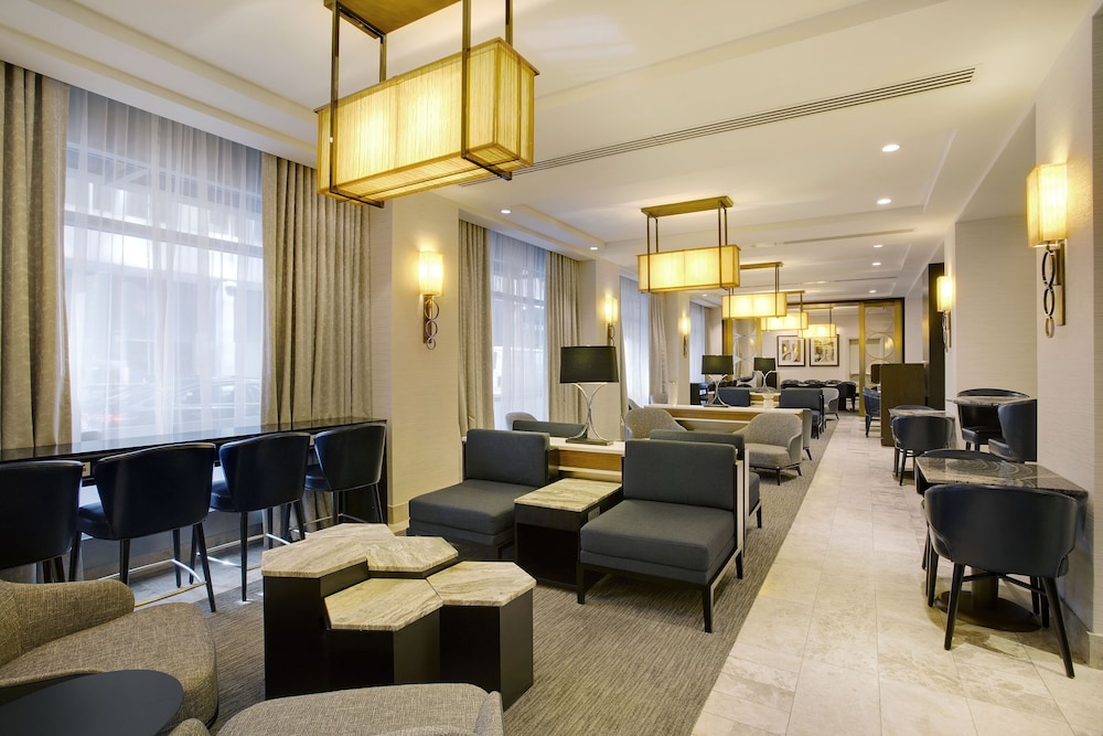 New York Hilton Midtown — Restaurant & bars in New York City, New York State