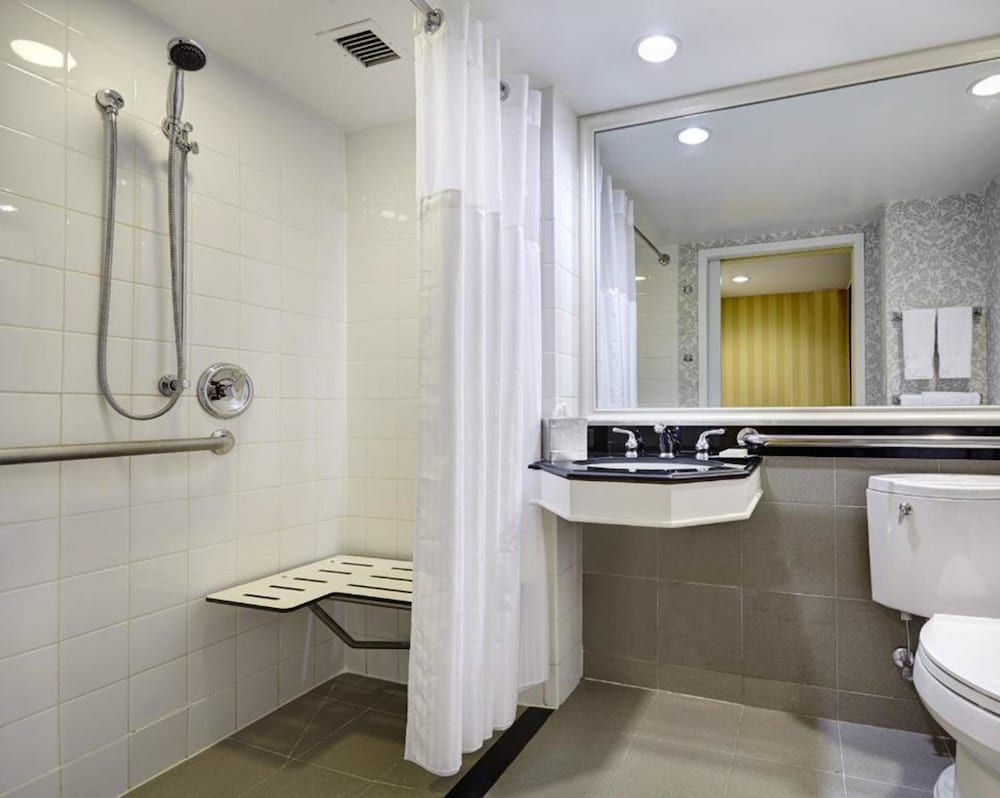 New York Hilton Midtown — Hotel rooms in New York City, New York State