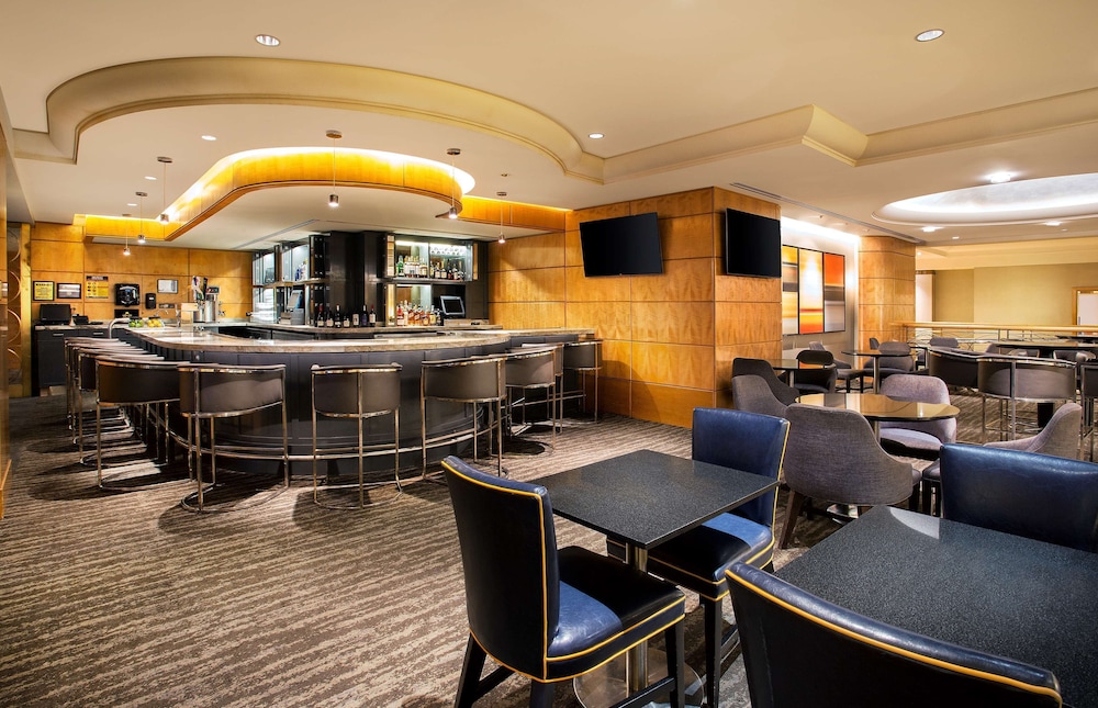 New York Hilton Midtown — Restaurant & bars in New York City, New York State