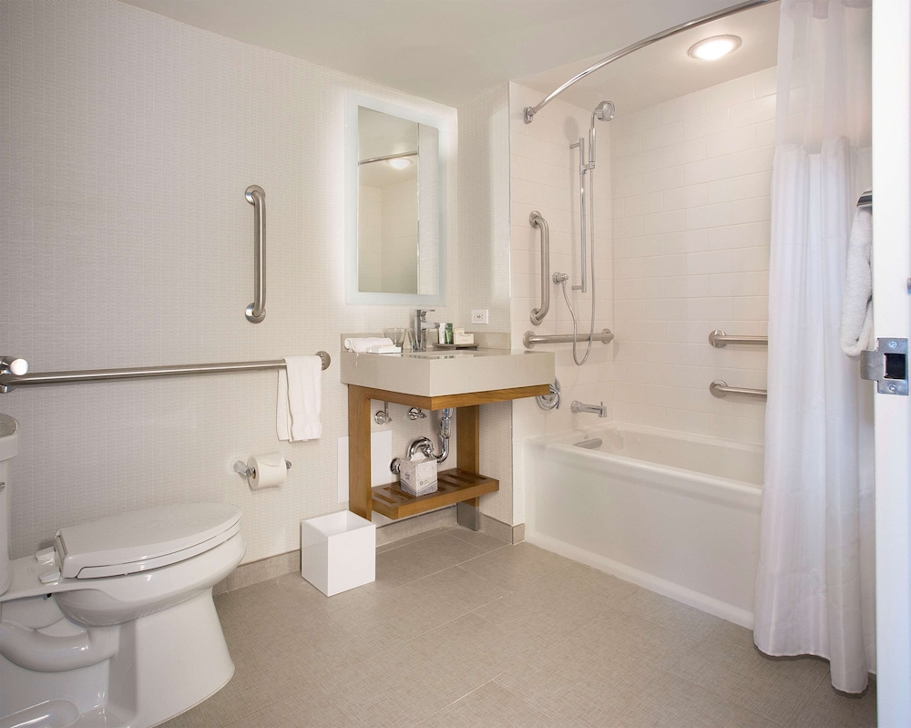 New York Hilton Midtown — Hotel rooms in New York City, New York State