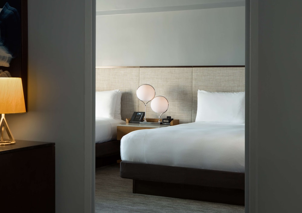 New York Hilton Midtown — Hotel rooms in New York City, New York State