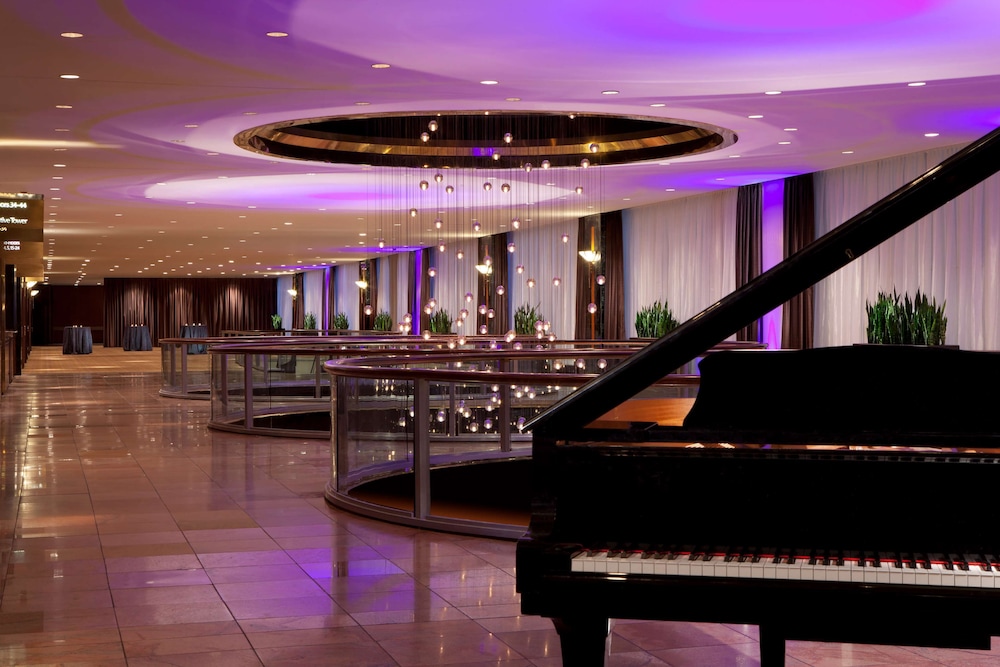 New York Hilton Midtown — Hotel building in New York City, New York State