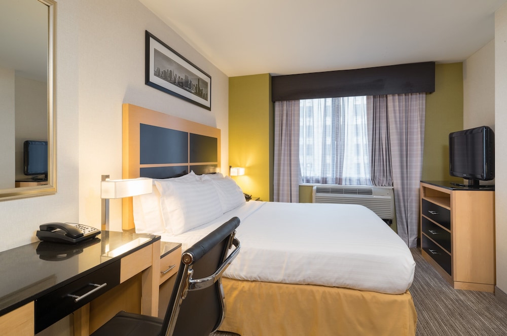 Holiday Inn Express New York City- Wall Street by IHG — Hotel rooms in New York City, New York State