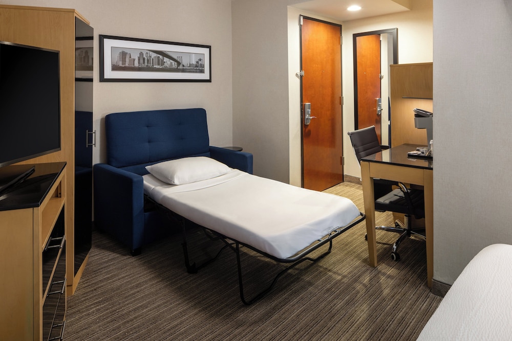 Holiday Inn Express New York City- Wall Street by IHG — Hotel rooms in New York City, New York State