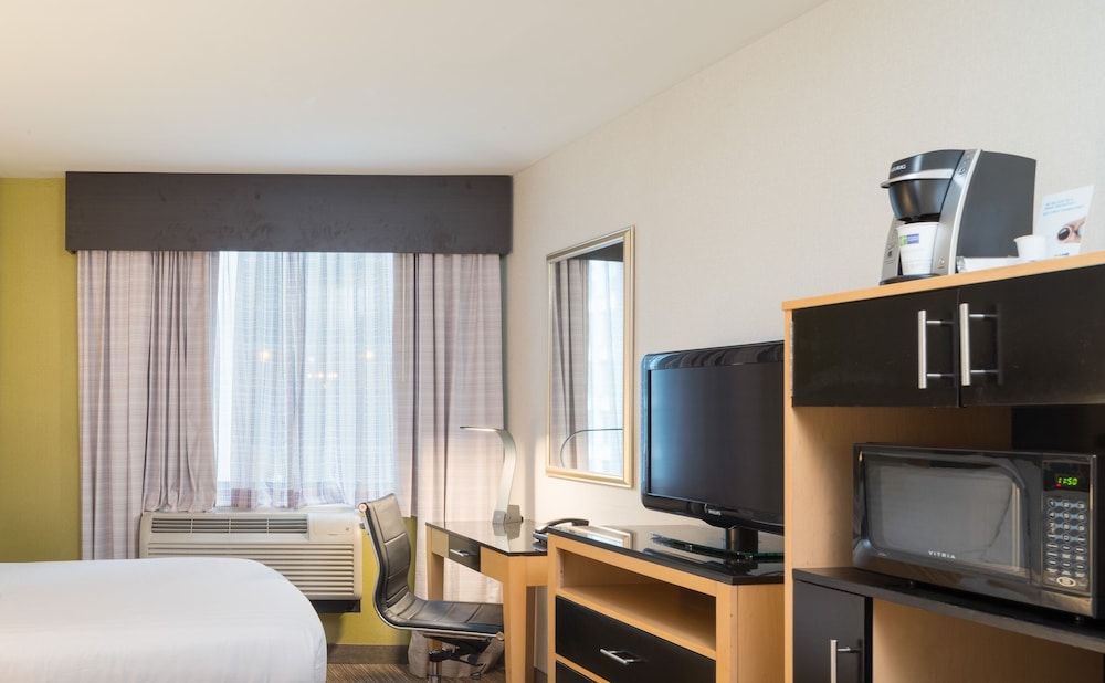 Holiday Inn Express New York City- Wall Street by IHG — Hotel rooms in New York City, New York State