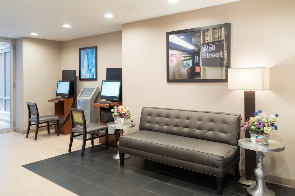 Holiday Inn Express New York City- Wall Street by IHG — Hotel building in New York City, New York State