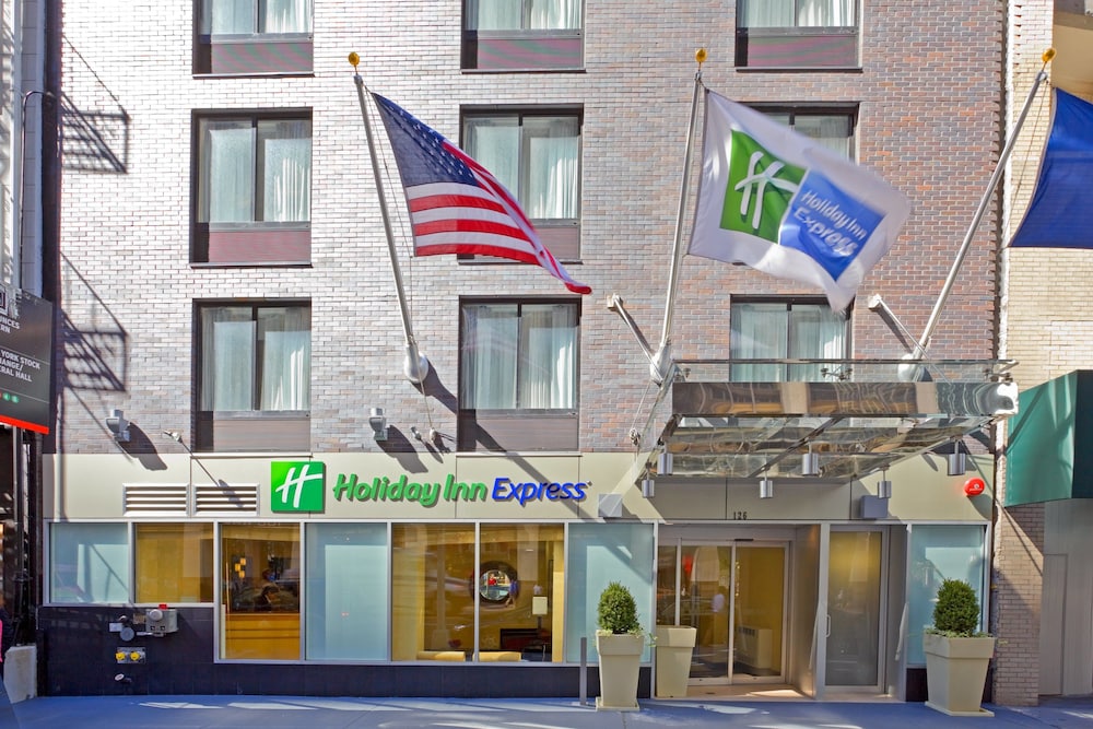 Holiday Inn Express New York City- Wall Street by IHG — Hotel building in New York City, New York State