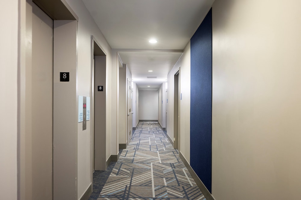 Holiday Inn Express NYC Chelsea – NoMad Area by IHG — Hotel building in New York City, New York State