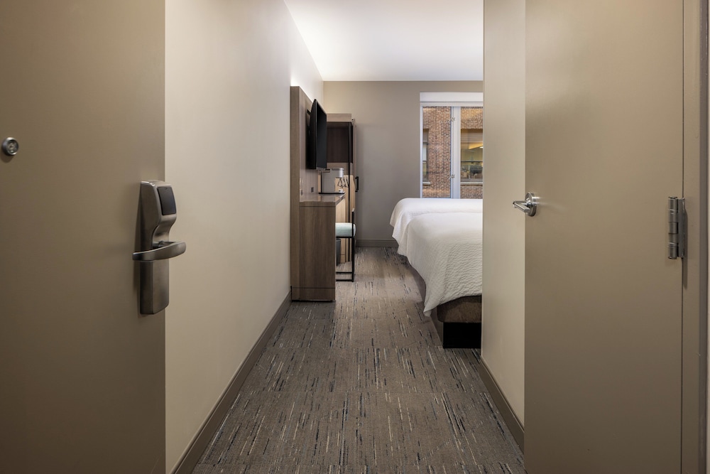 Holiday Inn Express NYC Chelsea – NoMad Area by IHG — Hotel rooms in New York City, New York State