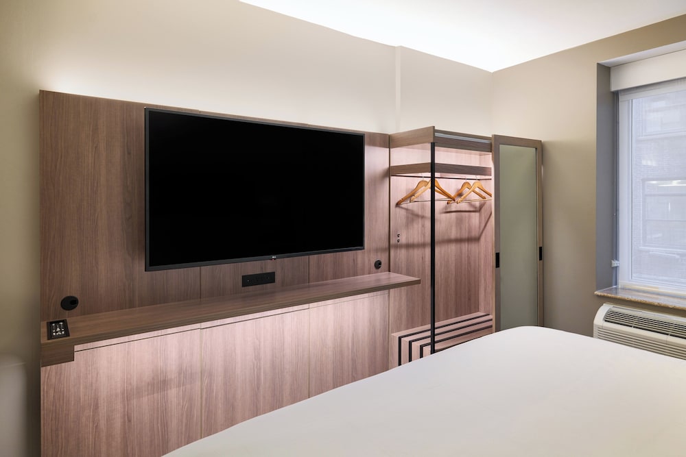 Holiday Inn Express NYC Chelsea – NoMad Area by IHG — Hotel rooms in New York City, New York State
