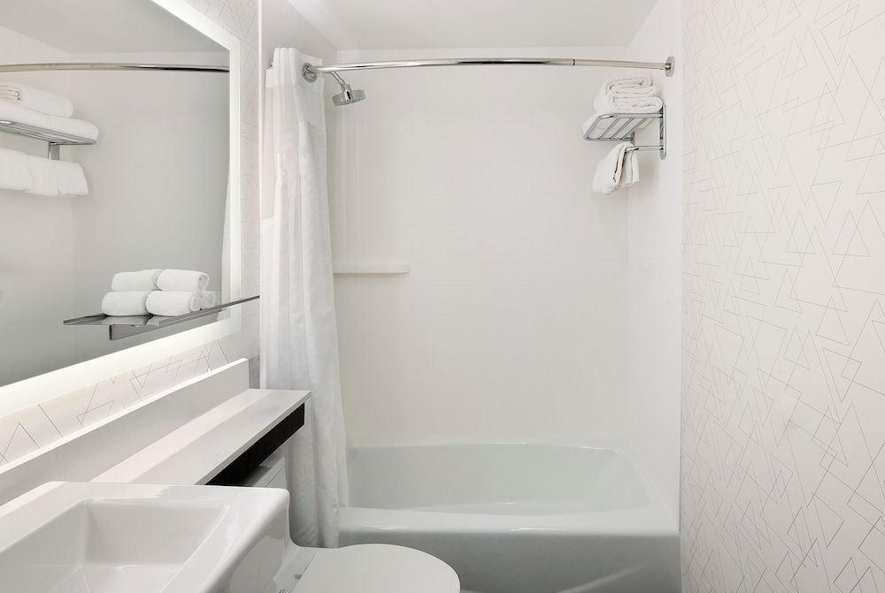 Holiday Inn Express NYC Chelsea – NoMad Area by IHG — Hotel rooms in New York City, New York State